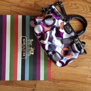 Coach
Sophia Madison Graphic Multi Color Design